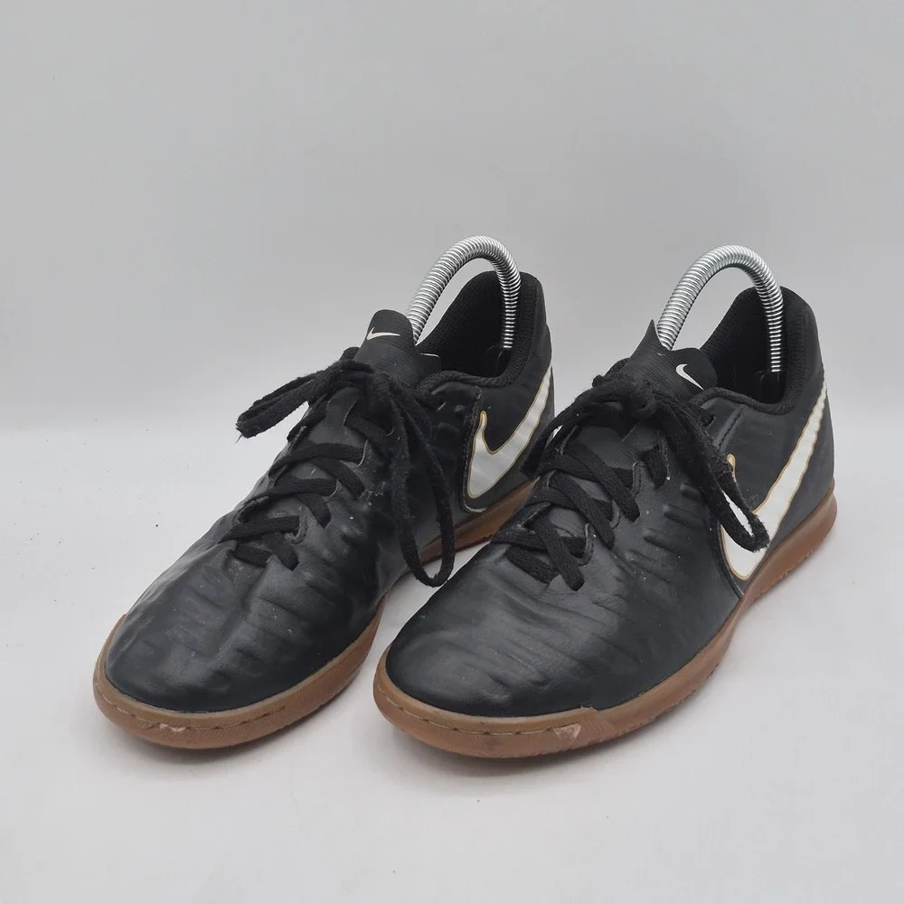 Nike TiempoX Shoes Youth Size 6Y‎ Black Indoor Court Soccer Gum Sole 897735-002